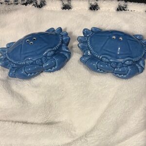 Source Unknown Blue Crab Shaped Salt and Pepper Shakers